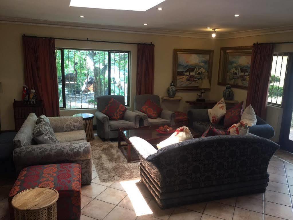 יוהנסבורג Elizabeth Manor Guest House מראה חיצוני תמונה