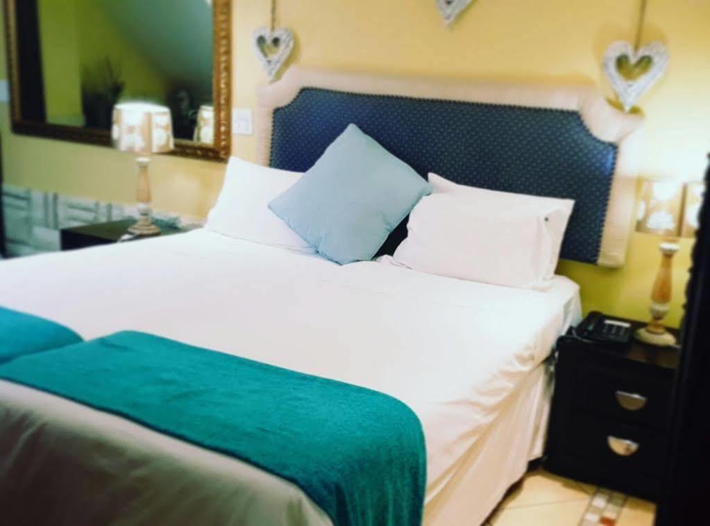 יוהנסבורג Elizabeth Manor Guest House מראה חיצוני תמונה