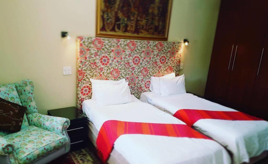 יוהנסבורג Elizabeth Manor Guest House מראה חיצוני תמונה