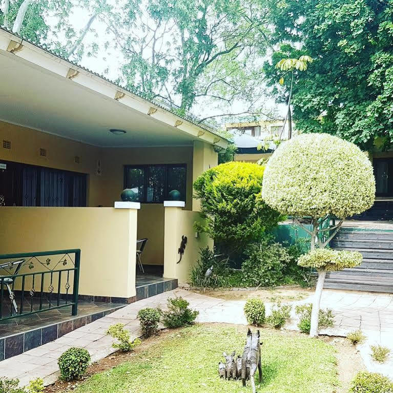 יוהנסבורג Elizabeth Manor Guest House מראה חיצוני תמונה